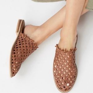 Free people mirage brown woven frayed leather closers toe mule